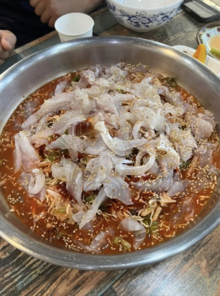 Only in Korea, raw fish in ice 물회